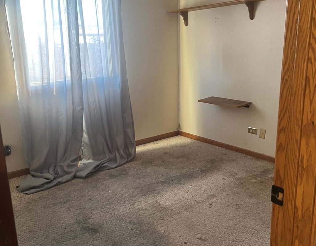 Junk Pickup Removal cleans out an entire home in Aurora Illinois best affordable Junk Removal Service around